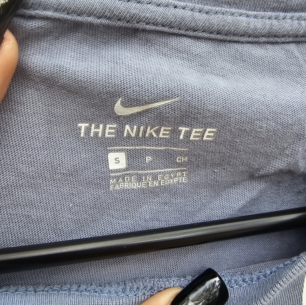 Girls Nike shirt
